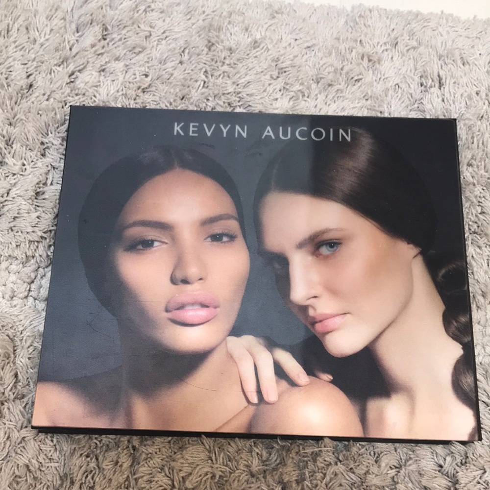 Kevyn Aucoin contour book volume 3